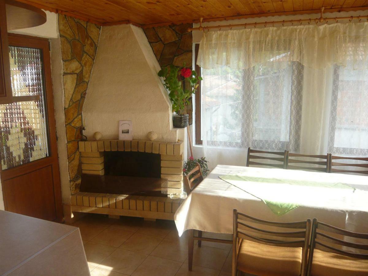 Guest House Denitsa Trigrad Esterno foto